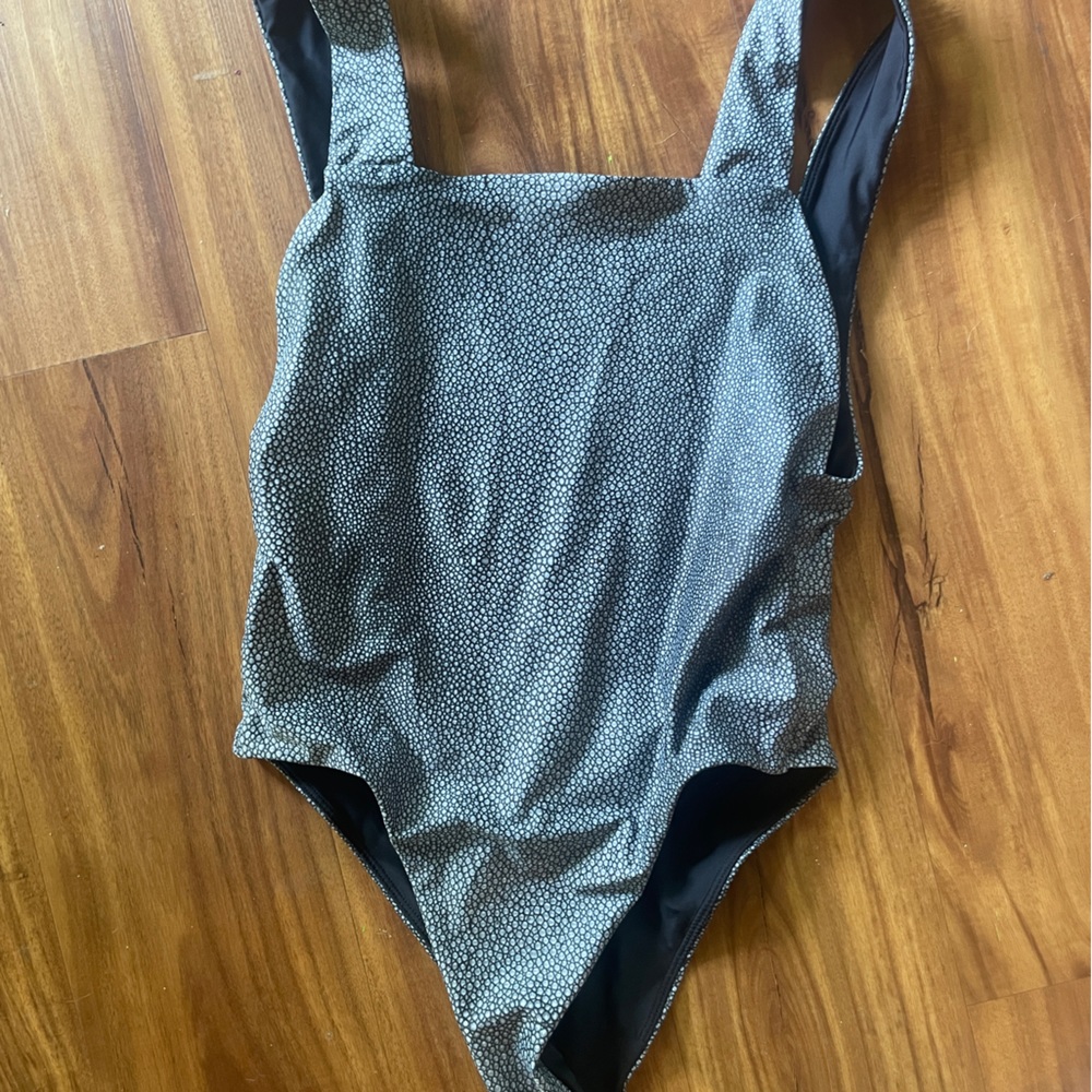 Abysse swim